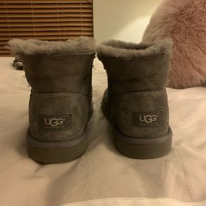 UGG SHORT BOOTS